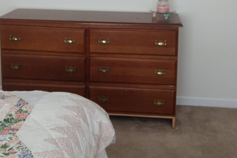 Photo of Bedroom in Middletown