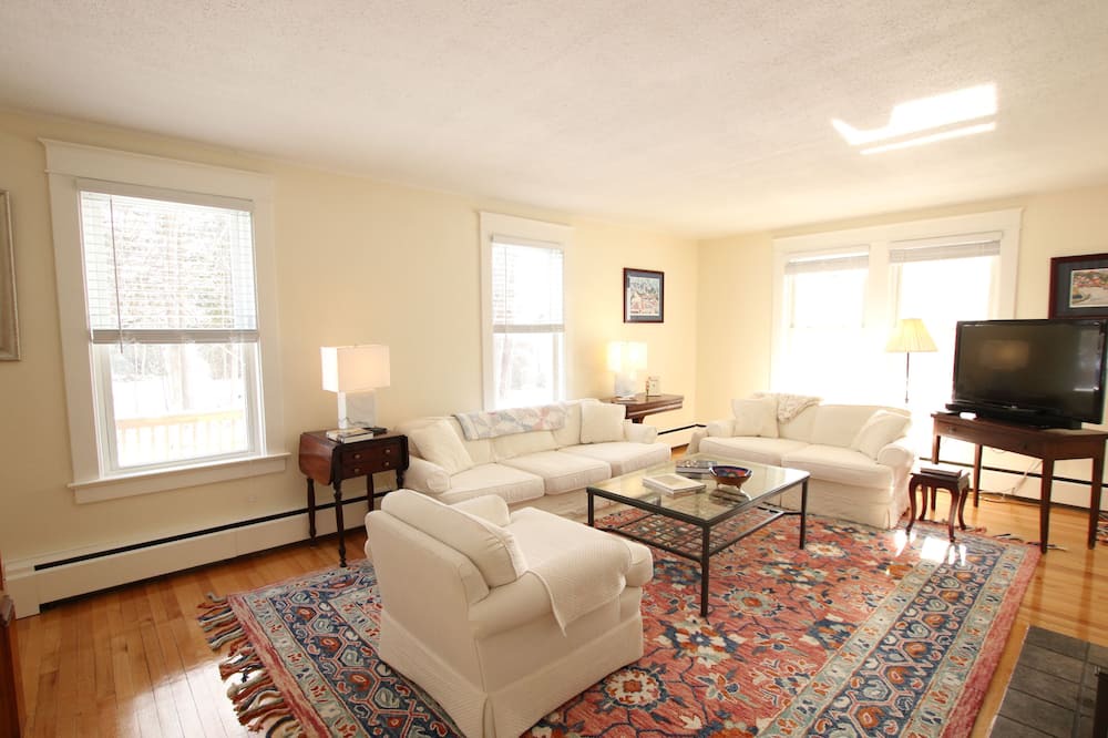 Photo of Livingroom in Pittsford