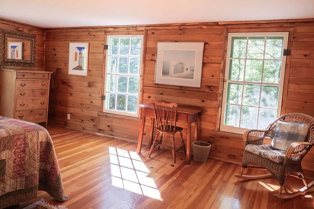 Photo of Bedroom in Elizabethtown