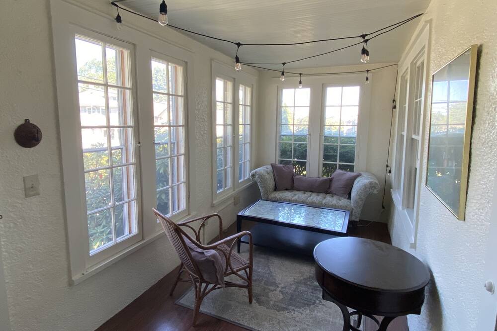 Photo of Livingroom in Kingston
