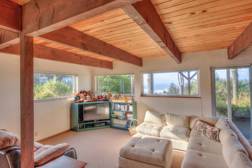 Photo of Livingroom in Sandpiper Village