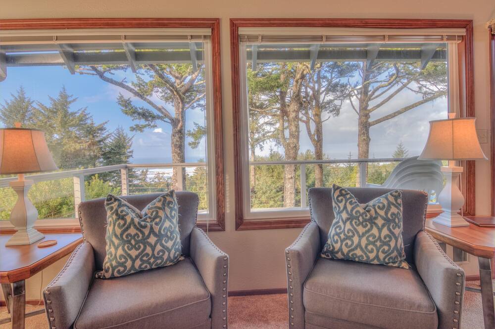 Photo of Livingroom in Sandpiper Village