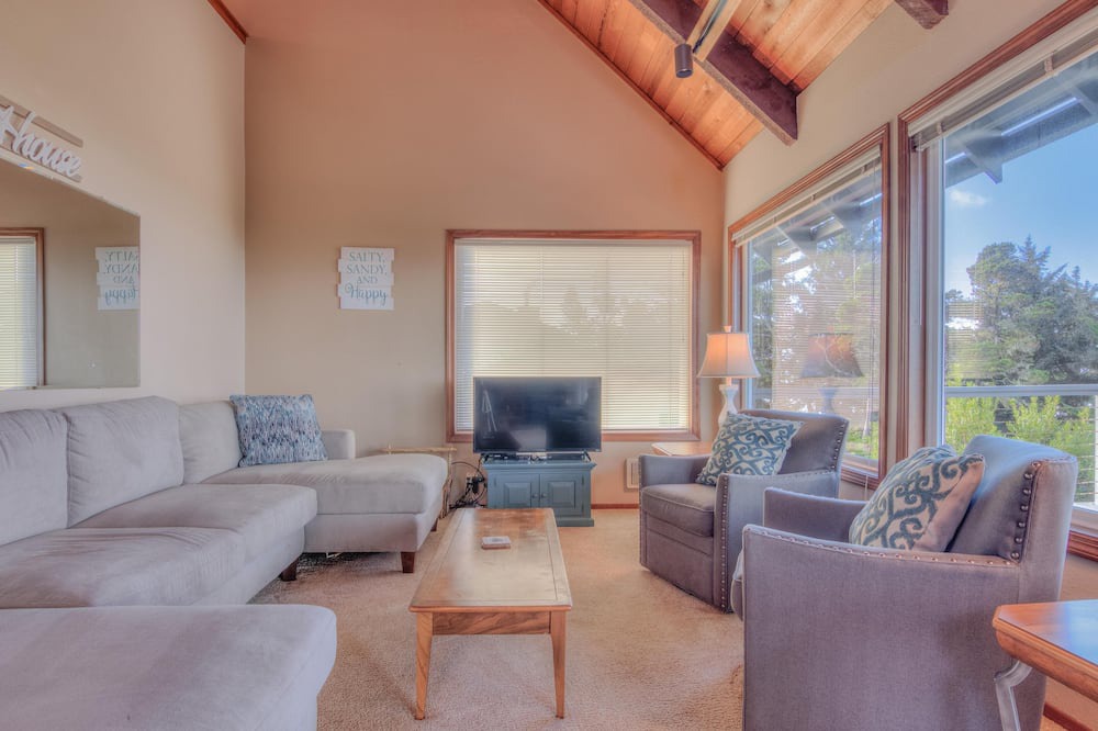 Photo of Livingroom in Sandpiper Village