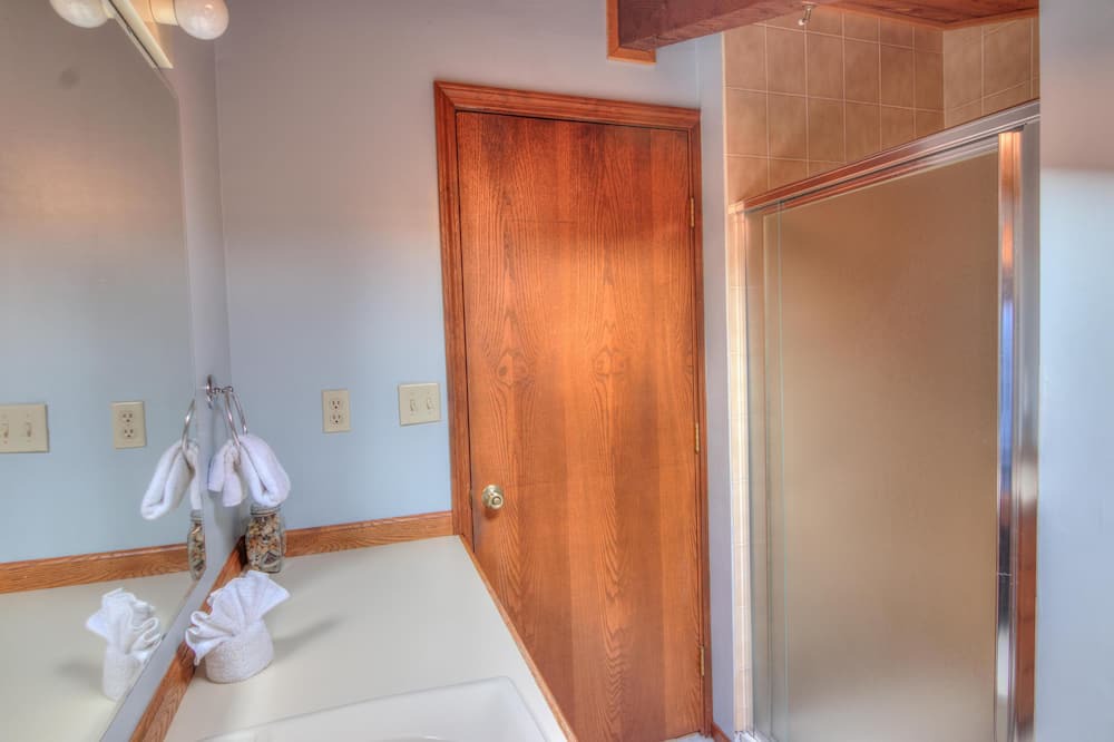 Photo of Bathroom in Sandpiper Village