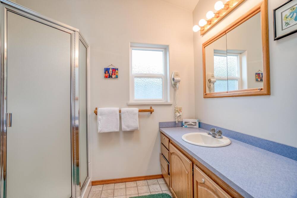 Photo of Bathroom in Sandpiper Village