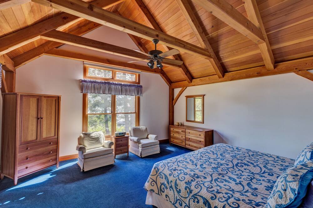 Photo of Bedroom in Sunapee