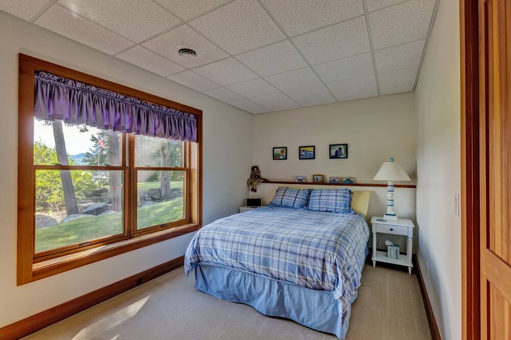 Photo of Bedroom in Sunapee