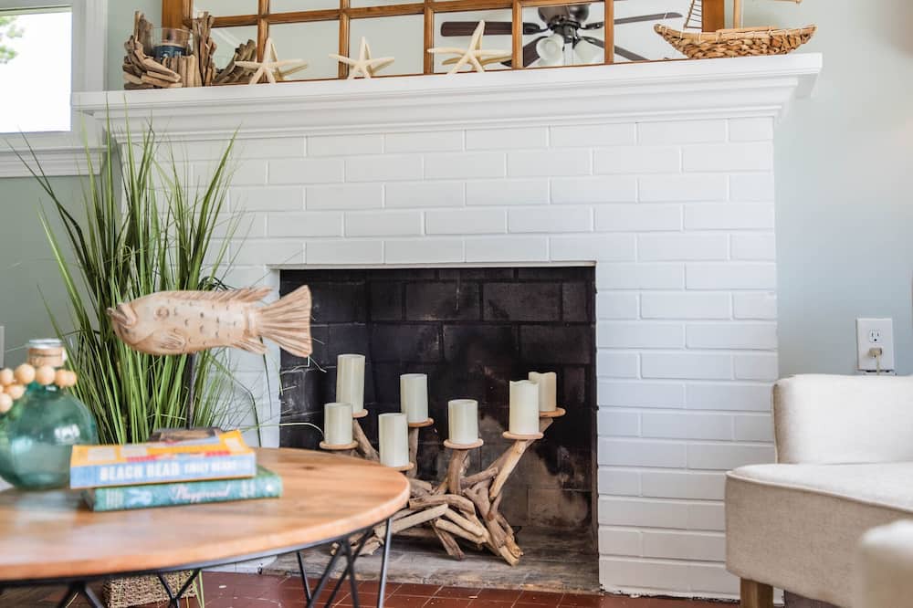 Photo of Livingroom in Old Saybrook