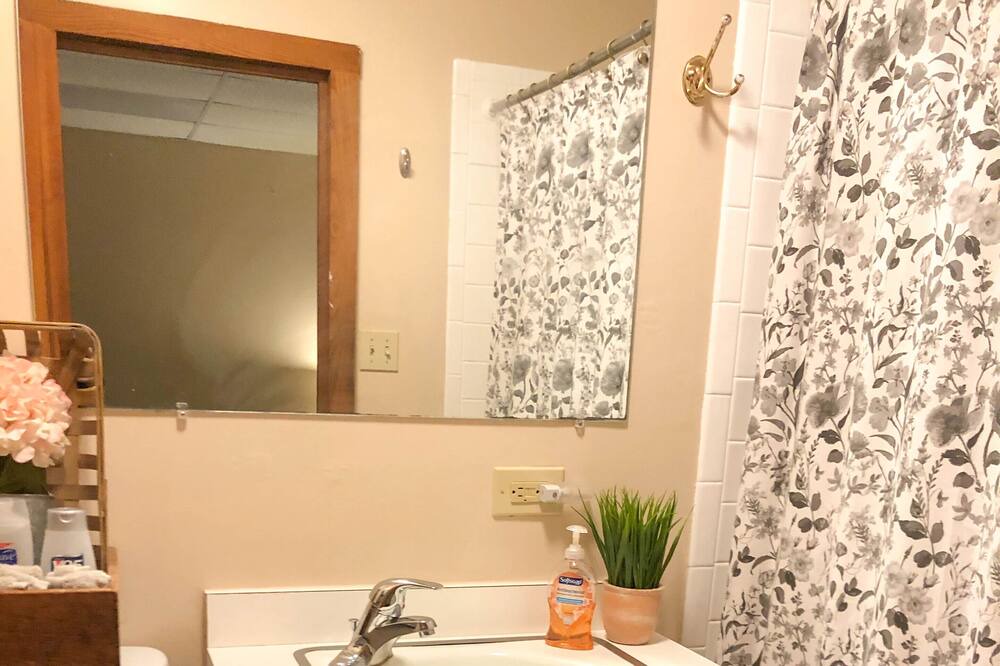 Photo of Bathroom in Kabletown