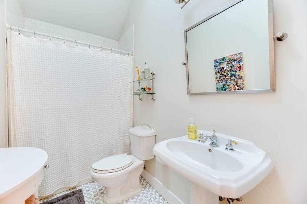 Photo of Bathroom in Sagaponack