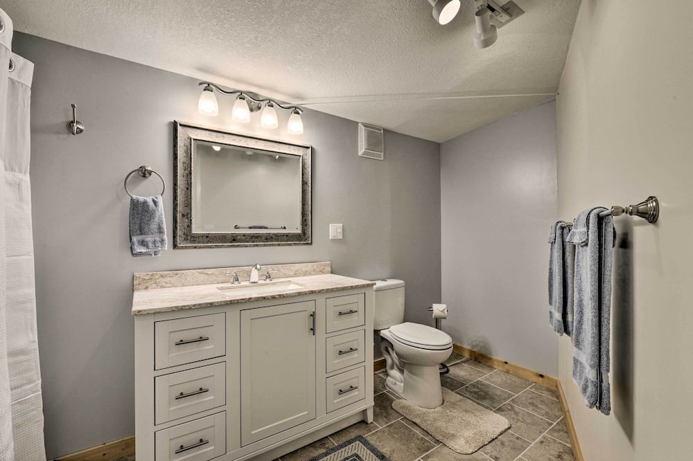 Photo of Bathroom in Rural Retreat