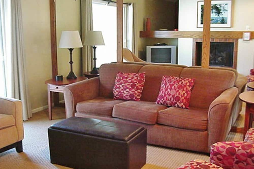 Photo of Livingroom in Chautauqua