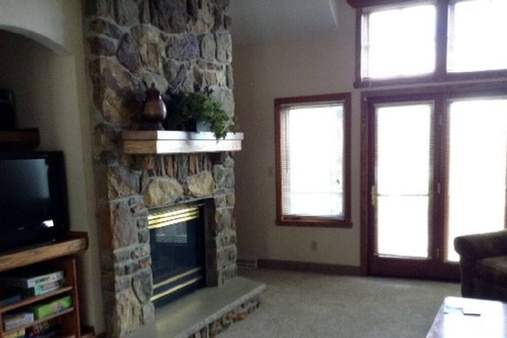 Photo of Livingroom in Clymer