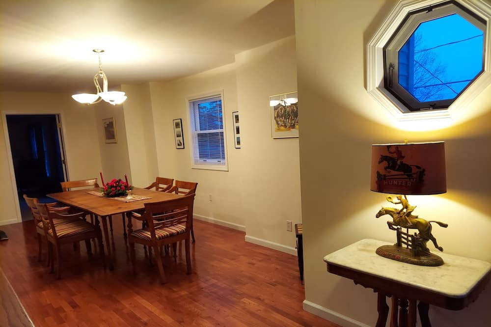 Photo of Bedroom in Saratoga Springs