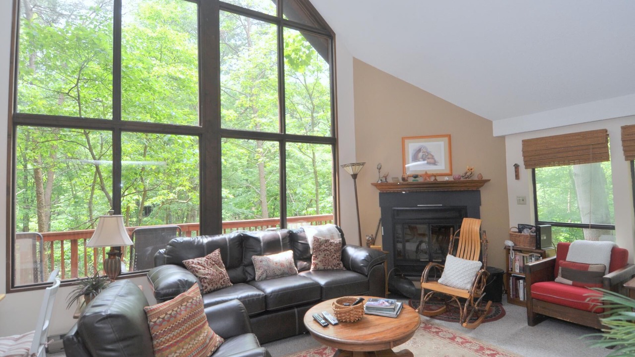 Photo of Livingroom in The Woods