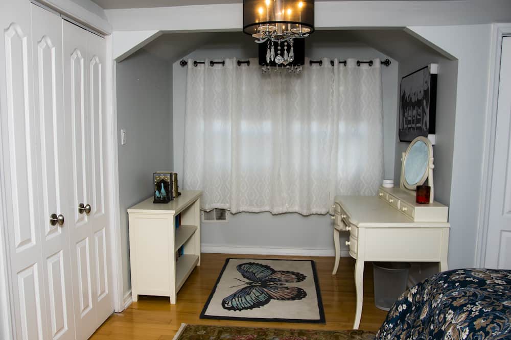 Photo of Bedroom in North Valley Stream