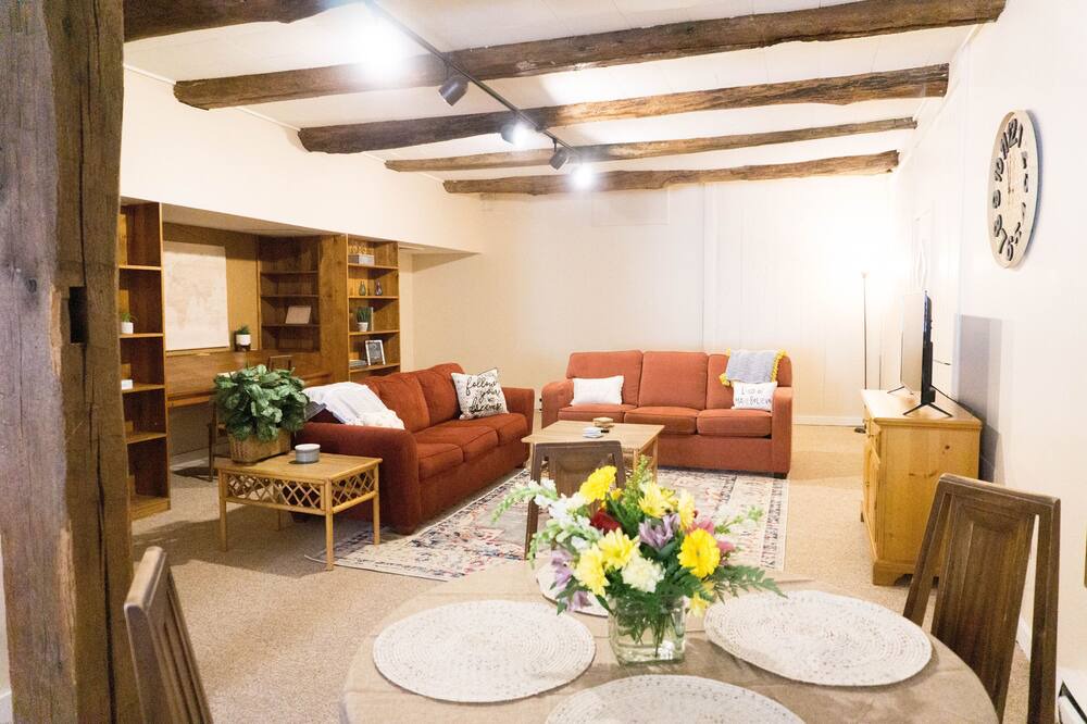Photo of Livingroom in Kabletown