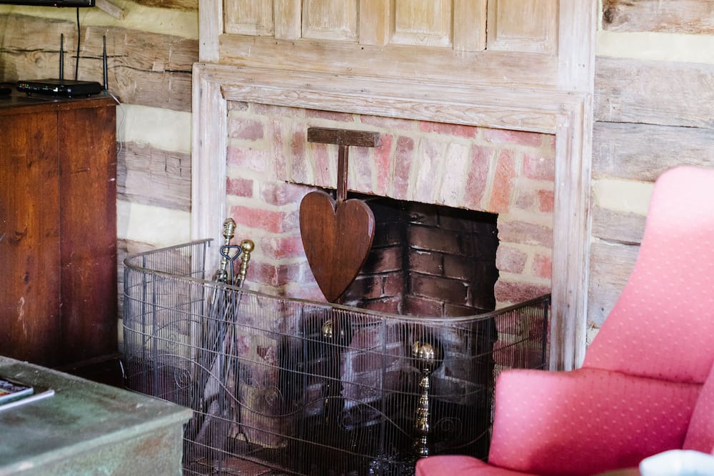 Photo of Livingroom in Earlysville