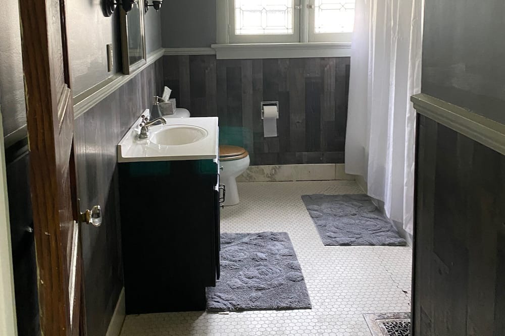 Photo of Bathroom in Auburn