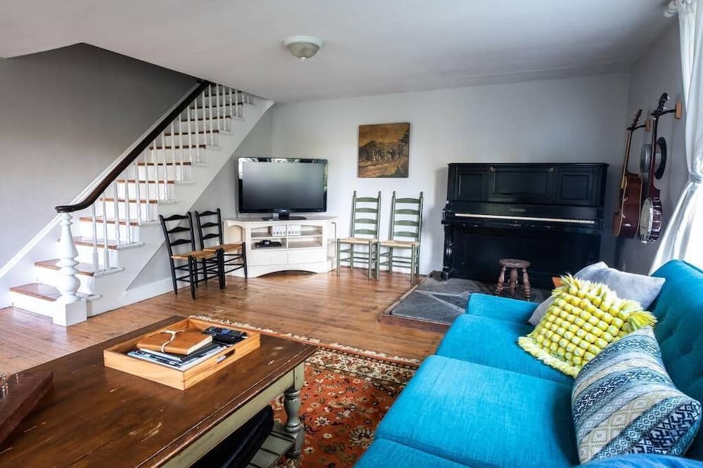 Photo of Livingroom in Cornwall-on-Hudson