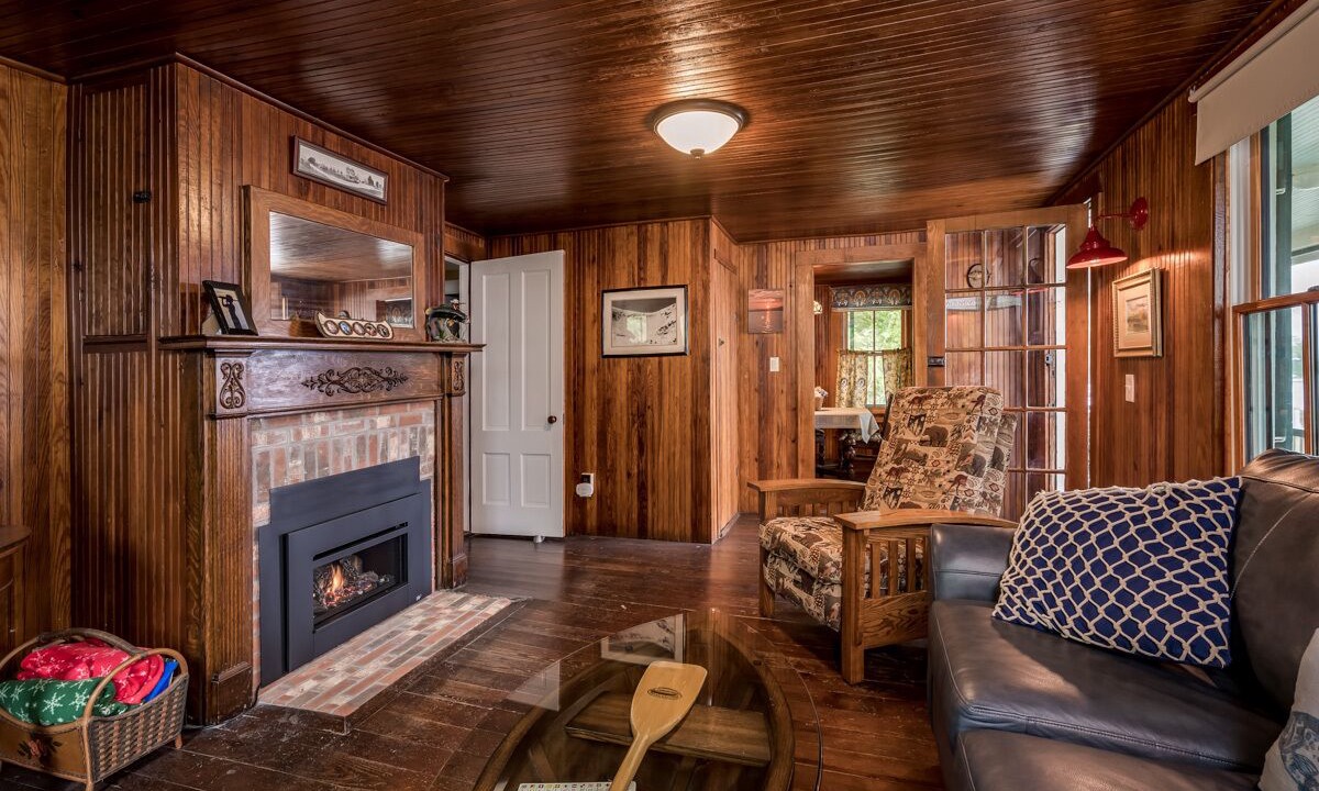 Photo of Livingroom in Melvin Village