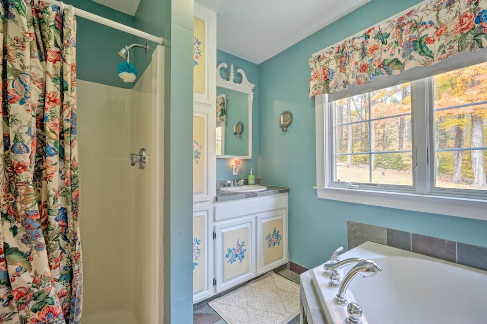 Photo of Bathroom in Wardsboro