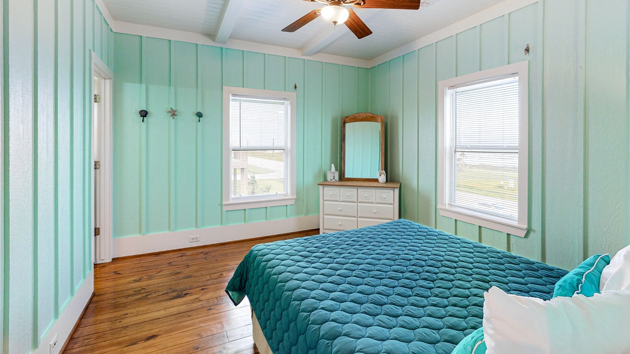 Photo of Bedroom in Port Bolivar