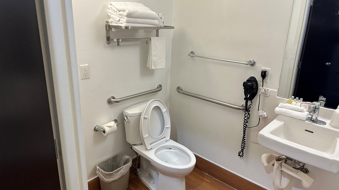Photo of Bedroom in Hunters Point