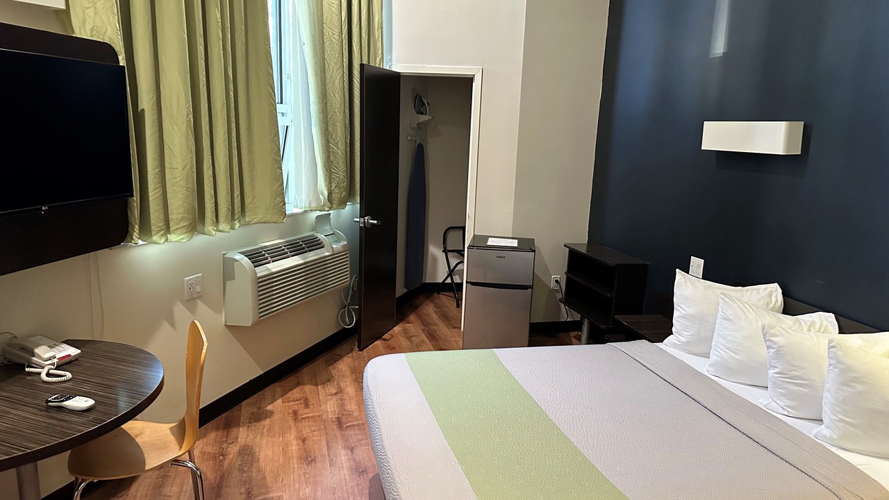 Photo of Bedroom in Hunters Point