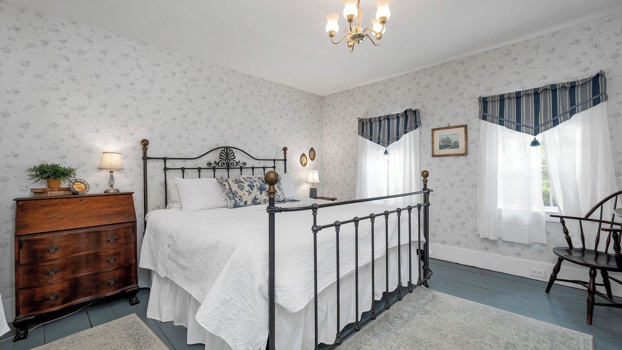 Photo of Bedroom in Warner