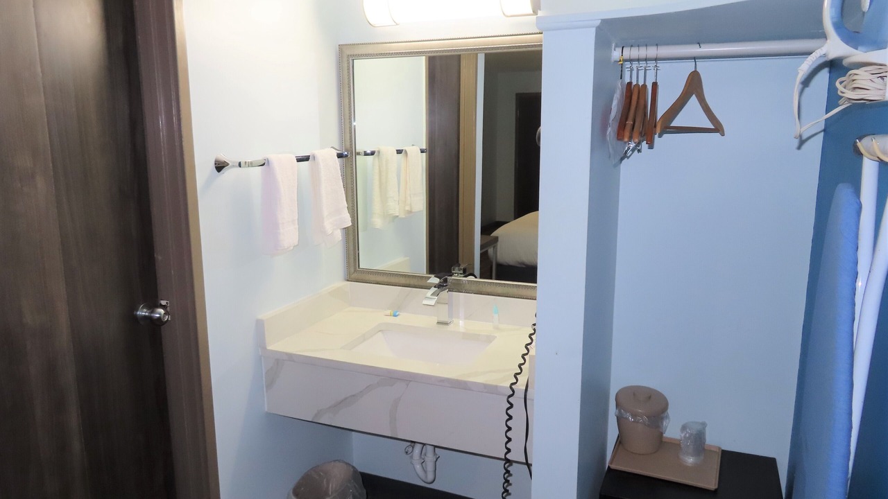 Photo of Bedroom in Hudson