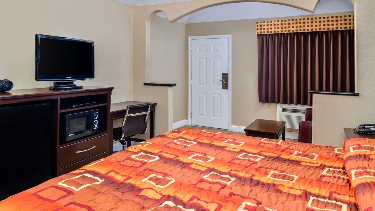 Photo of Bedroom in Clodine