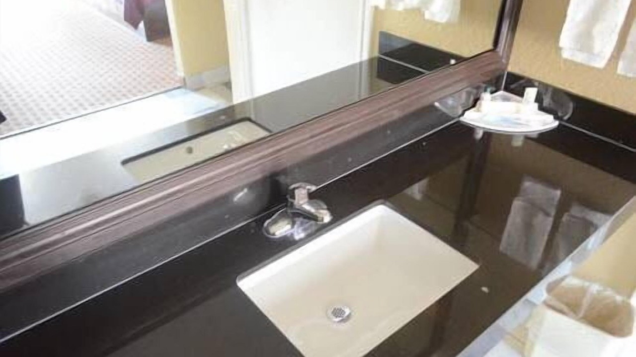 Photo of Bathroom in Clodine