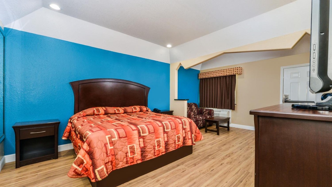 Photo of Bedroom in Clodine