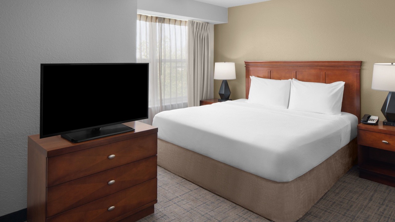 Photo of Bedroom in Holtsville