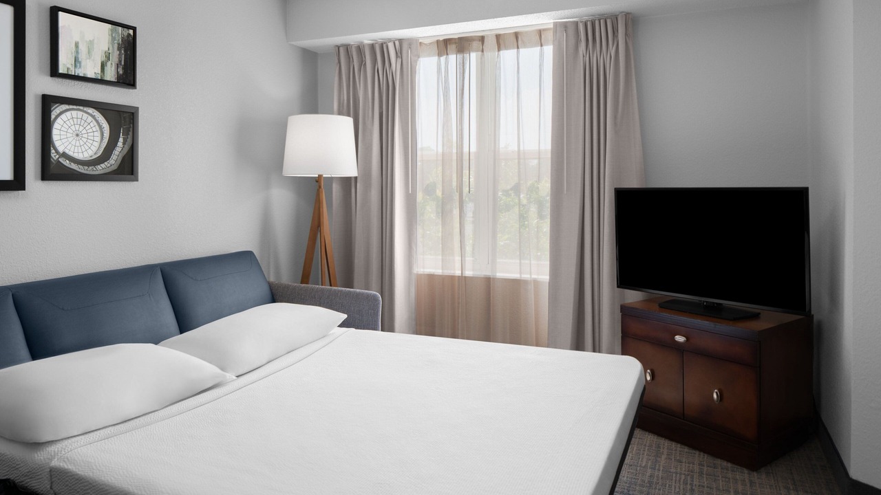 Photo of Bedroom in Holtsville