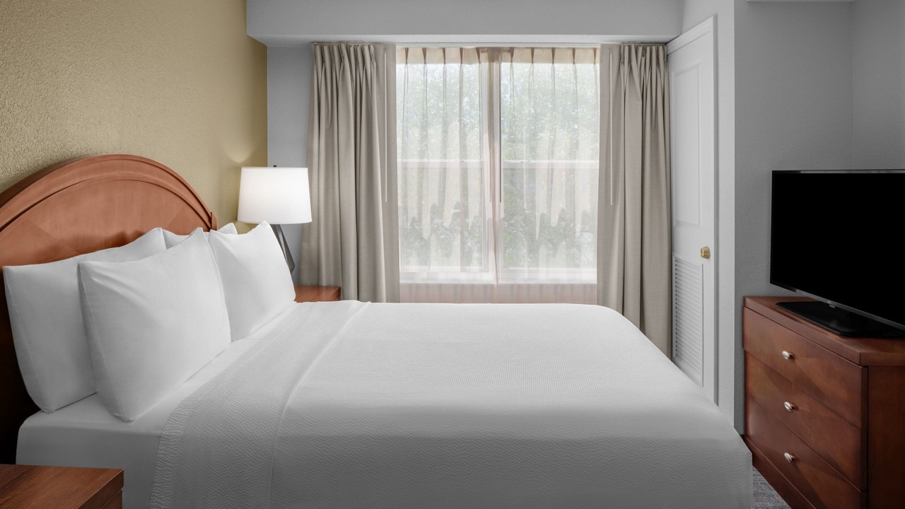 Photo of Bedroom in Holtsville
