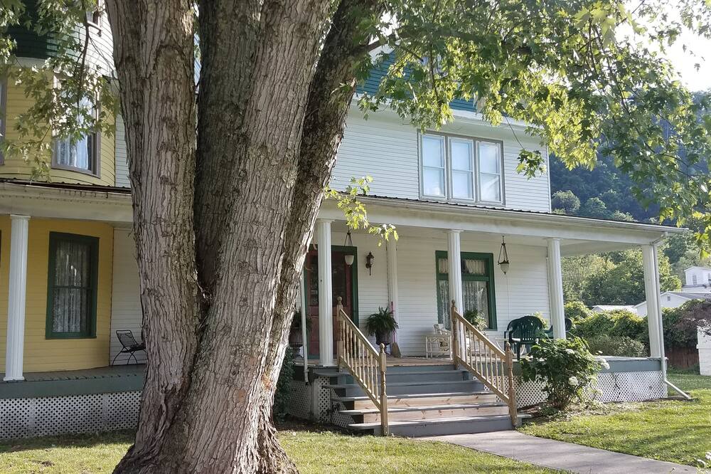 Photo of Outdoor in Alderson