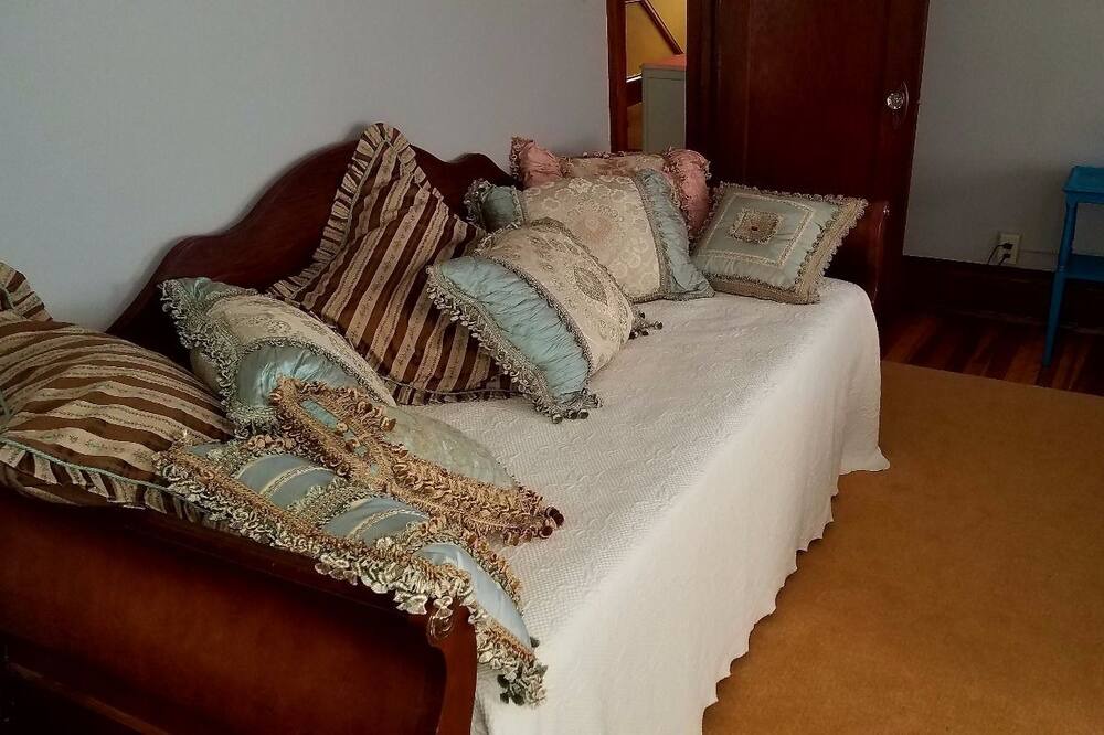 Photo of Bedroom in Alderson