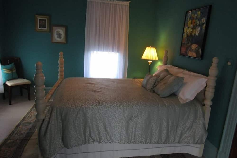 Photo of Bedroom in Alderson
