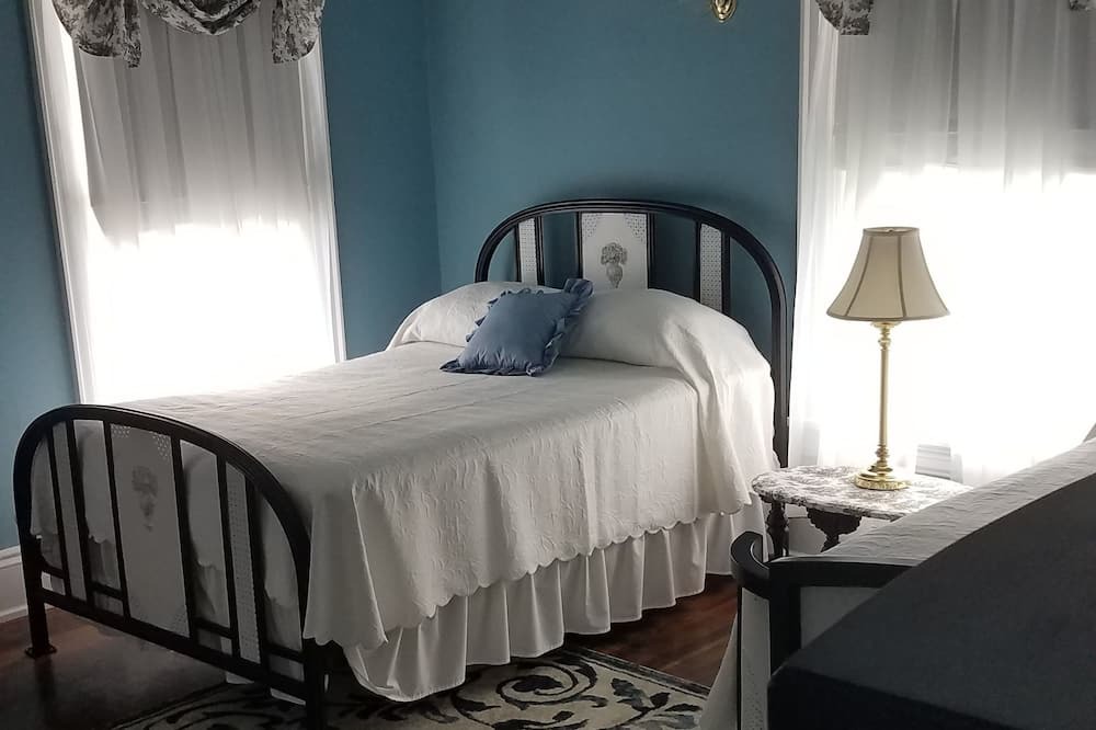 Photo of Bedroom in Alderson
