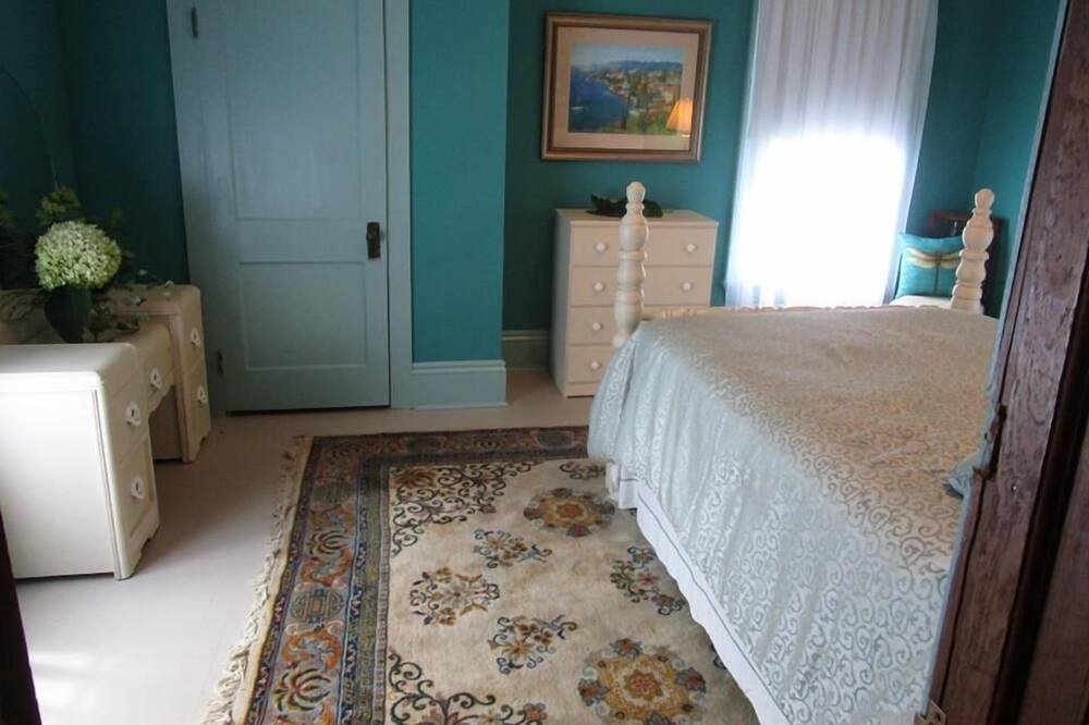 Photo of Bedroom in Alderson
