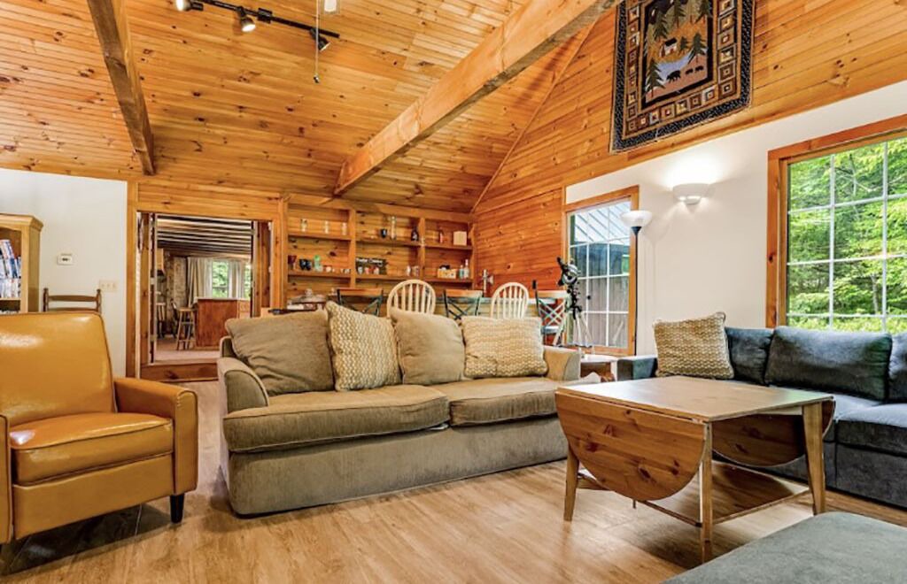 Photo of Livingroom in East Dover