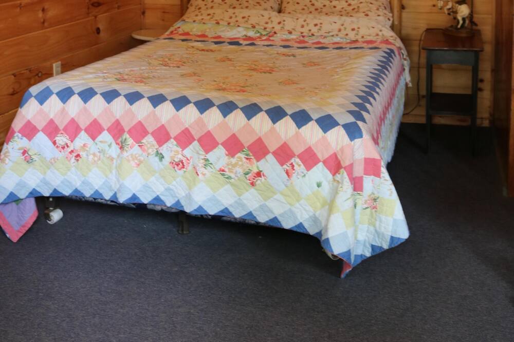 Photo of Bedroom in Alton