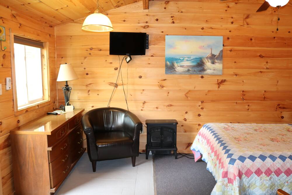 Photo of Bedroom in Alton