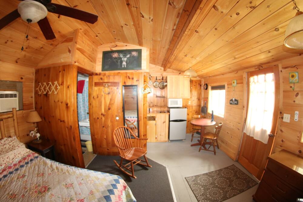 Photo of Bedroom in Alton