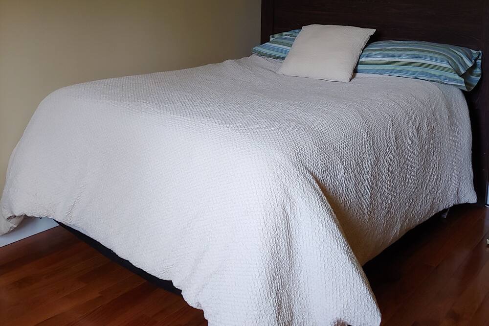 Photo of Bedroom in Hyde Park
