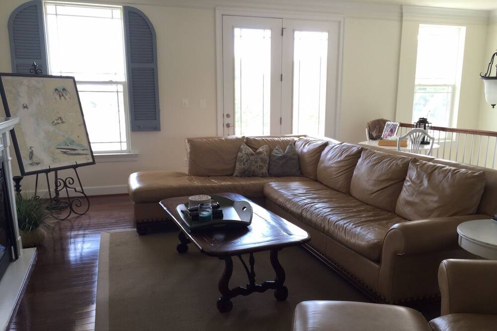 Photo of Livingroom in Cambridge