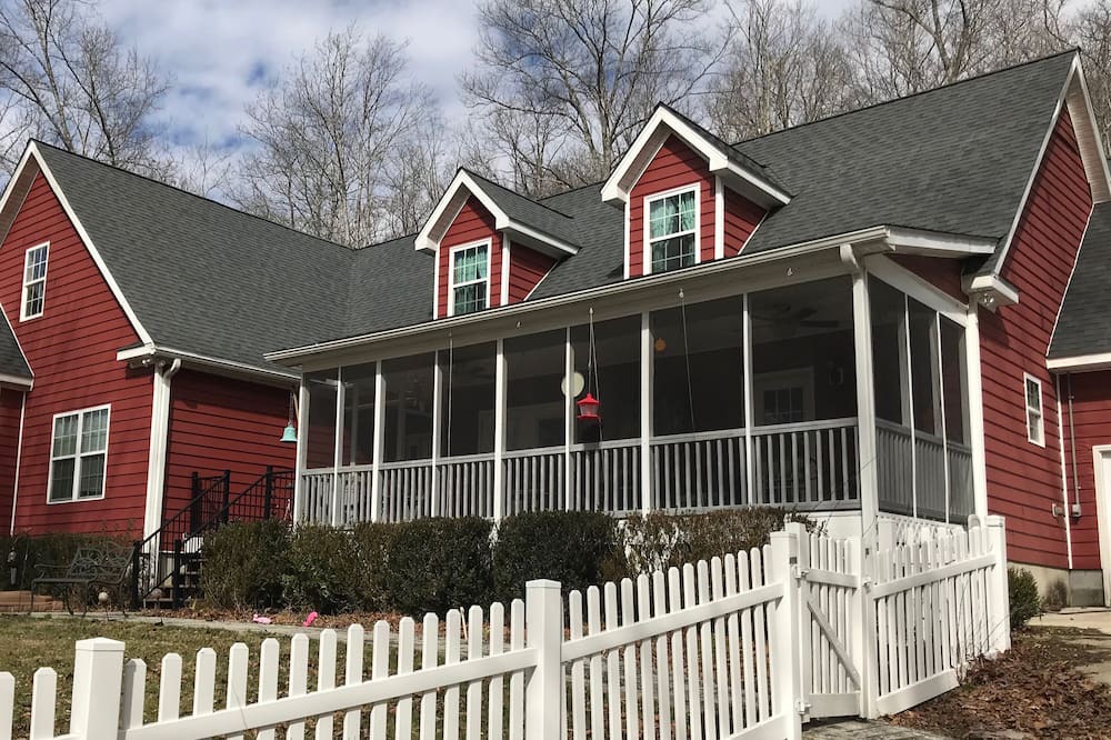 Photo of Others in Lake Toxaway