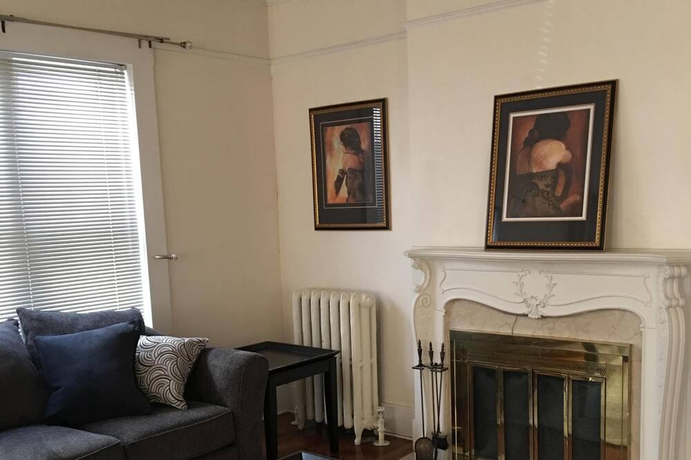Photo of Livingroom in Trenton